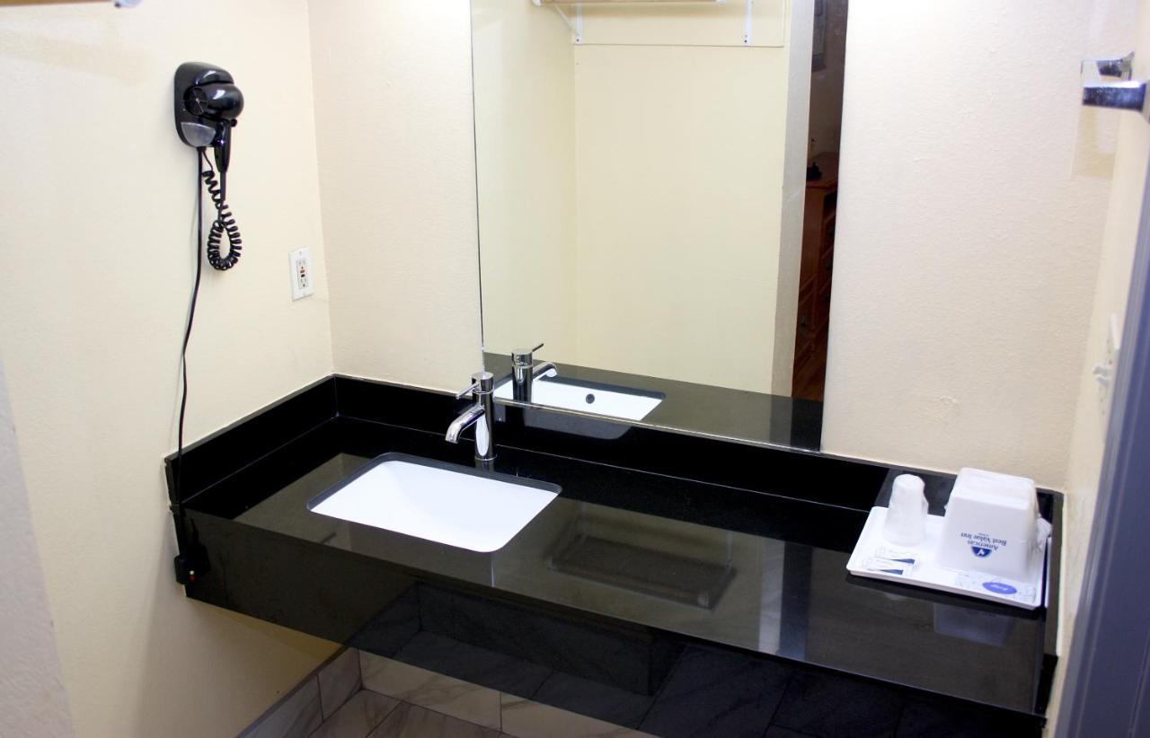 Americas Best Value Inn San Antonio - At&T Center/Fort Sam Houston Esterno foto